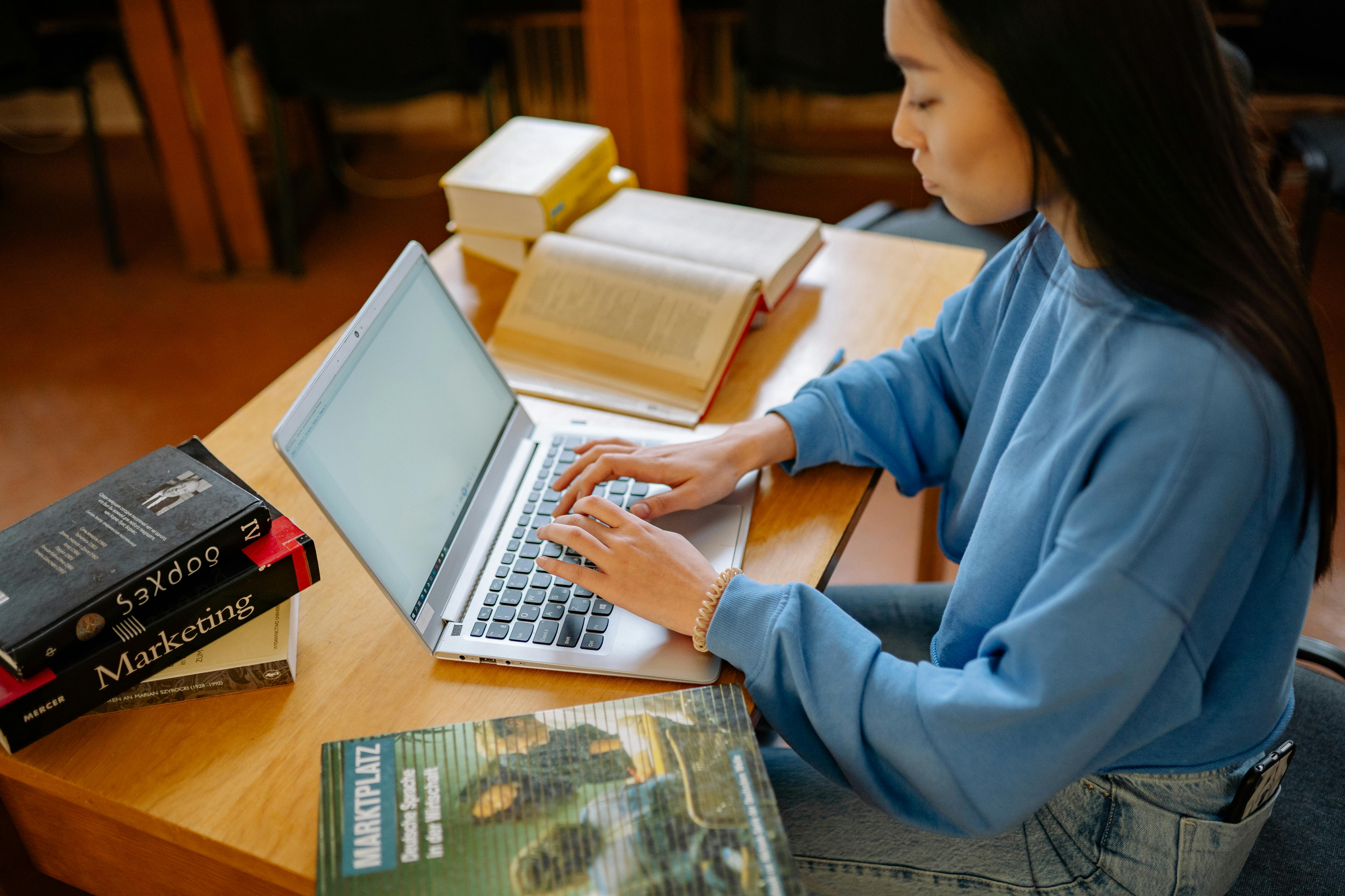Qual notebook comprar sendo estudante em 2026?